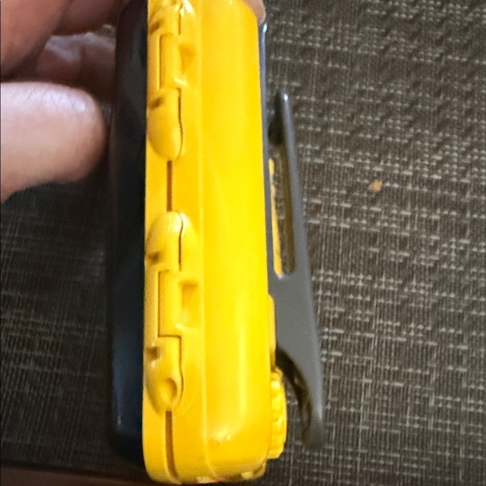 Sony Sports Walkman WM-FS111 - Yellow and Black for parts - Picture 4 of 10
